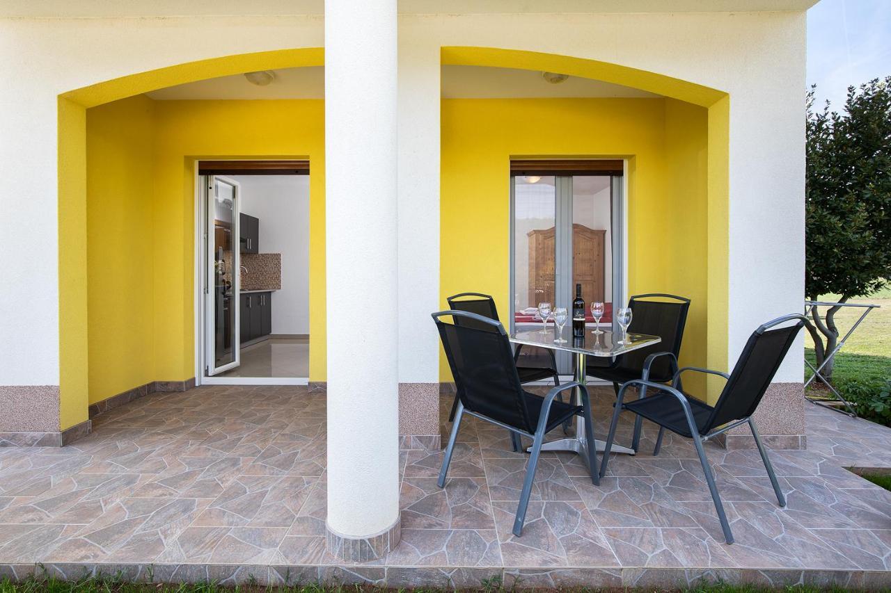 Apartmani Mirna Luka Помер Экстерьер фото